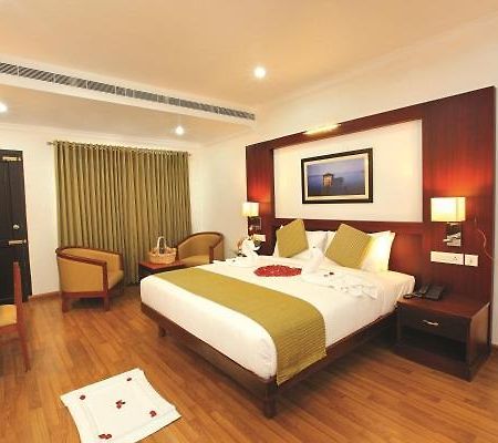 Hotel Raj Regency Nilamel Exterior photo