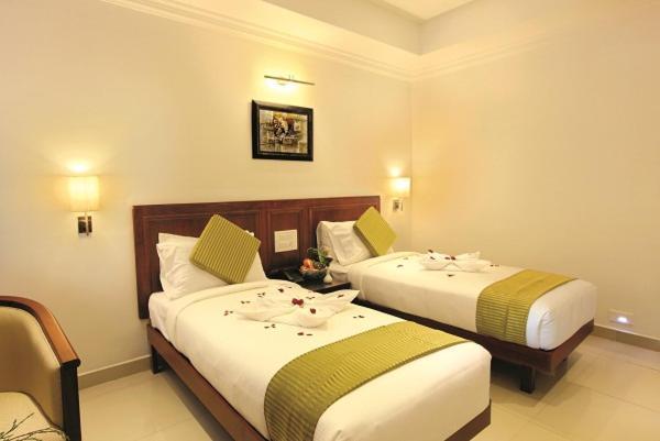 Hotel Raj Regency Nilamel Exterior photo